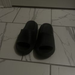 Yezzy Slides