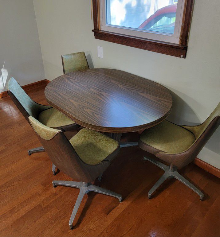 Vintage Dining Table With 4 Chairs & Leaf