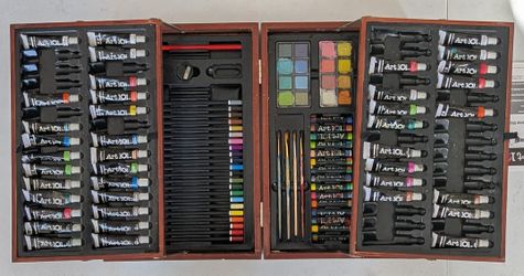 Art Supplies / Carry Box