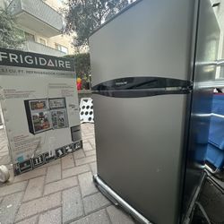 Frigidaire Stainless Steel Refrigerator – Like New – Never Used 