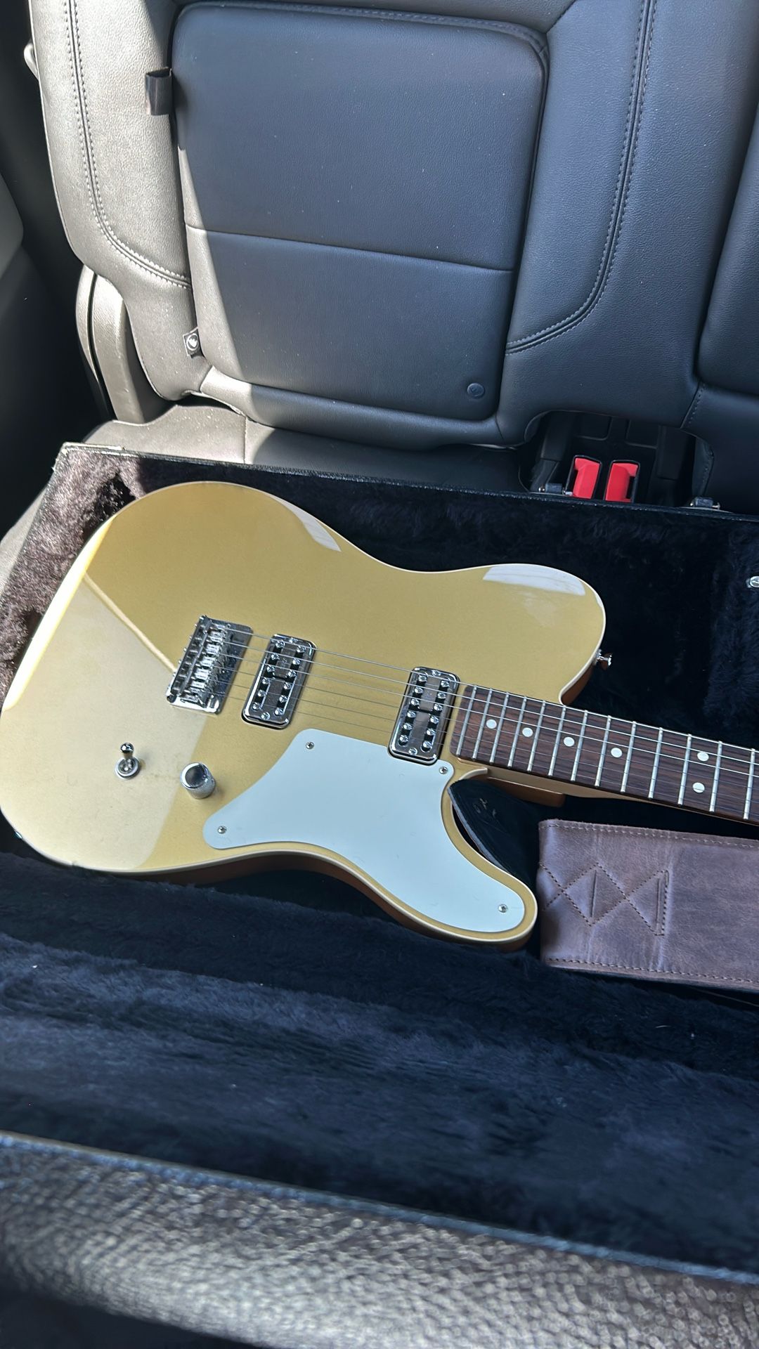 Fender Limited Edition Cabronita Aztec Gold