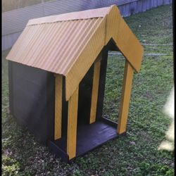 Handcrafted Dog House With Yellow Roof.     Elroy Formula One Area.     