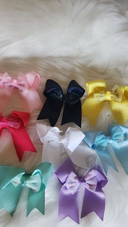 Little girl bows