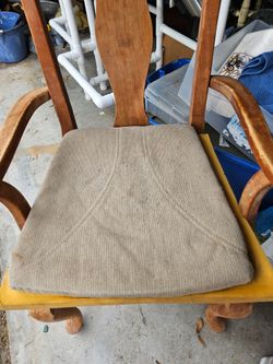 BUNDLE 2 LAMPS, WOOD chairs, LARGE FRAMED PICTURE, 21 VHS MOVIES,