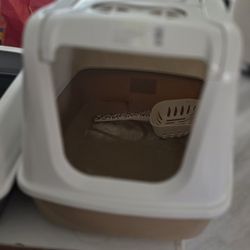 Litter Boxes & Scooper