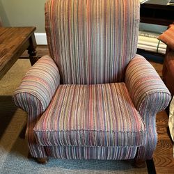 2 Lazy Boy recliners $150 total price