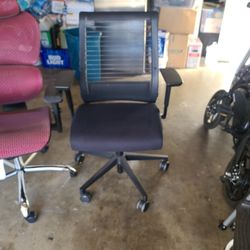 Office Chairs 