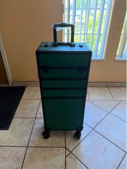 Rolling makeup case