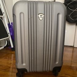 Carry On (20 Inch Height)