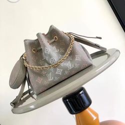 Gray/Gradient (Holl)