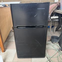 Black & Decker  Mini Fridge