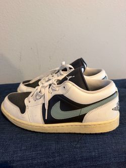 Jordan 1 Low Size Women 11.5/ Men 9.5