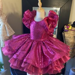 💖Vestido Temático De La Barbie Rosa Fiucha 💖