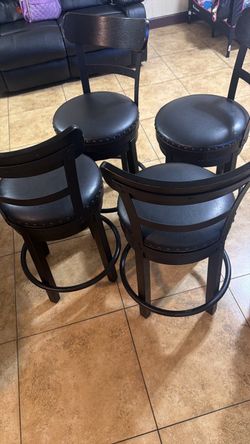 Set of 4 Black Bar Stools with Backs