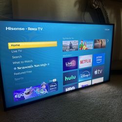44 Inch Hisense Roku Smart TV