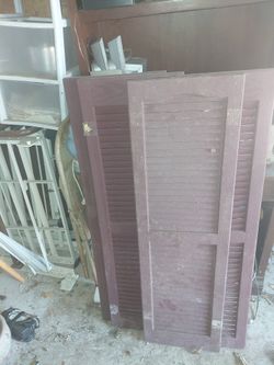 4 Vynl Shutters 