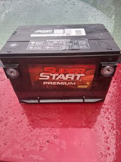 NEW SUPERSTART  CAR BATTERY.  650 CRANKING  AMPS  FULLY CHARGED