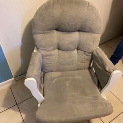 Like New Rocking Chair De Venta