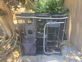 Outdoor cat enclosure