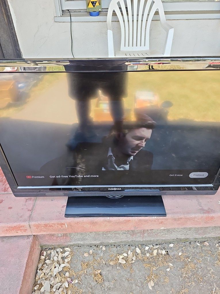 42Insignia - 42" Class (42" Diag.) - LCD - 1080p - 120Hz - HDTV