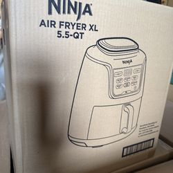 Ninja | XL Single Basket Air Fryer | 5.5 QT Capacity fits 3lbs of Wings | 5-in-1Air Fry, Roast, Bake