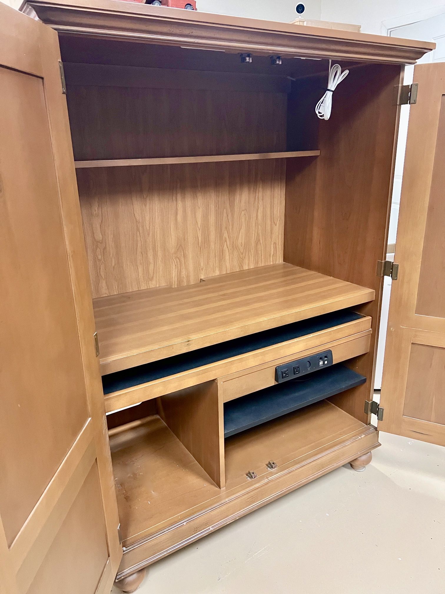 Beautiful Computer Cabinet/Armoire!!