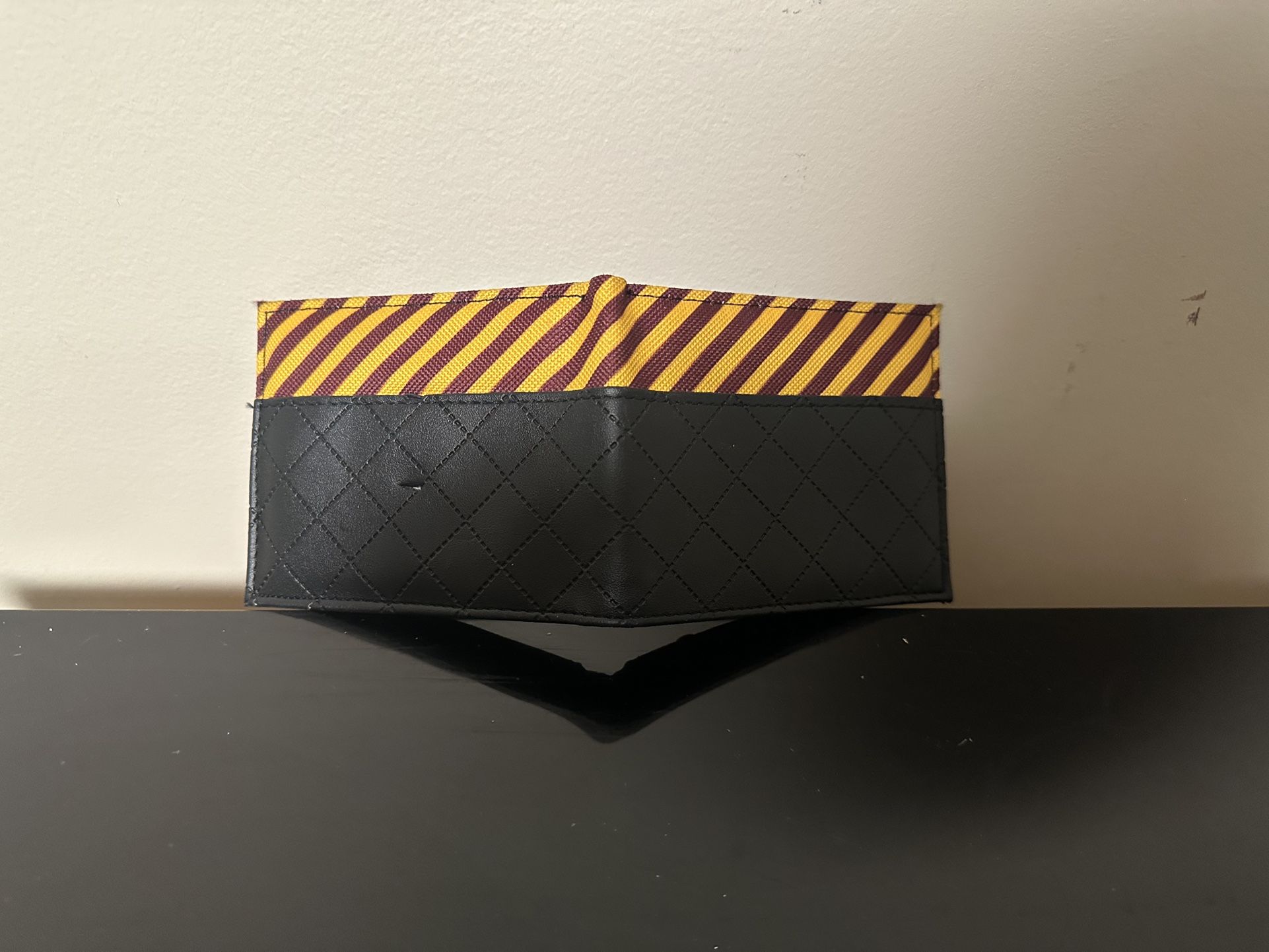 Harry Potter Wallet Gryffindor Colors Bifold ID Zip Pocket (Small Hole)