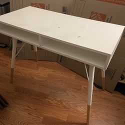 FREE / GRATIS - Work Desk