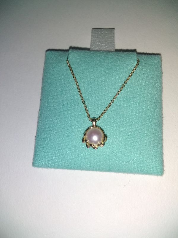 Tiffany Olive Leaf Pendant 18k Gold For In Seattle Wa Offerup - Tiffany Olive Leaf Pearl Pendant Tiffany Olive Leaf Pendant 18k Gold For In Seattle Wa Offerup - Tiffany Olive Leaf Pearl Pendant