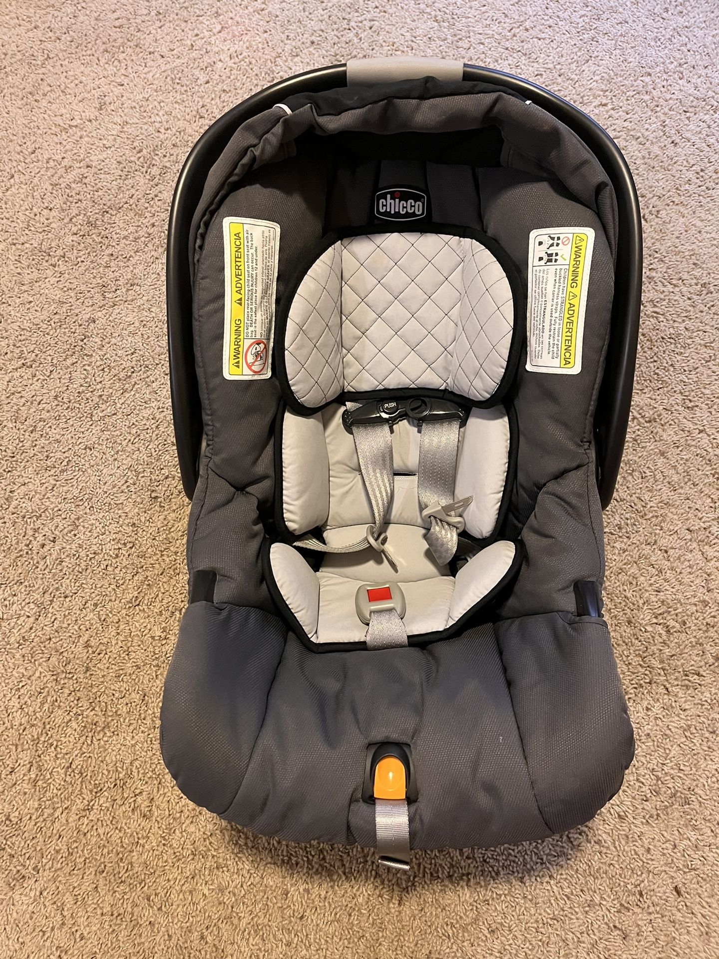 Chicco keyFit 30 Infant car seat with base