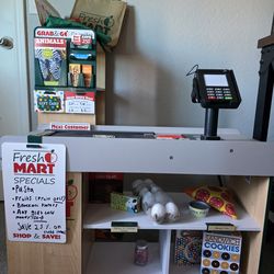 Fresh Mart Grocery store