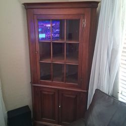 Locking Wood Corner Hutch w/Key!
