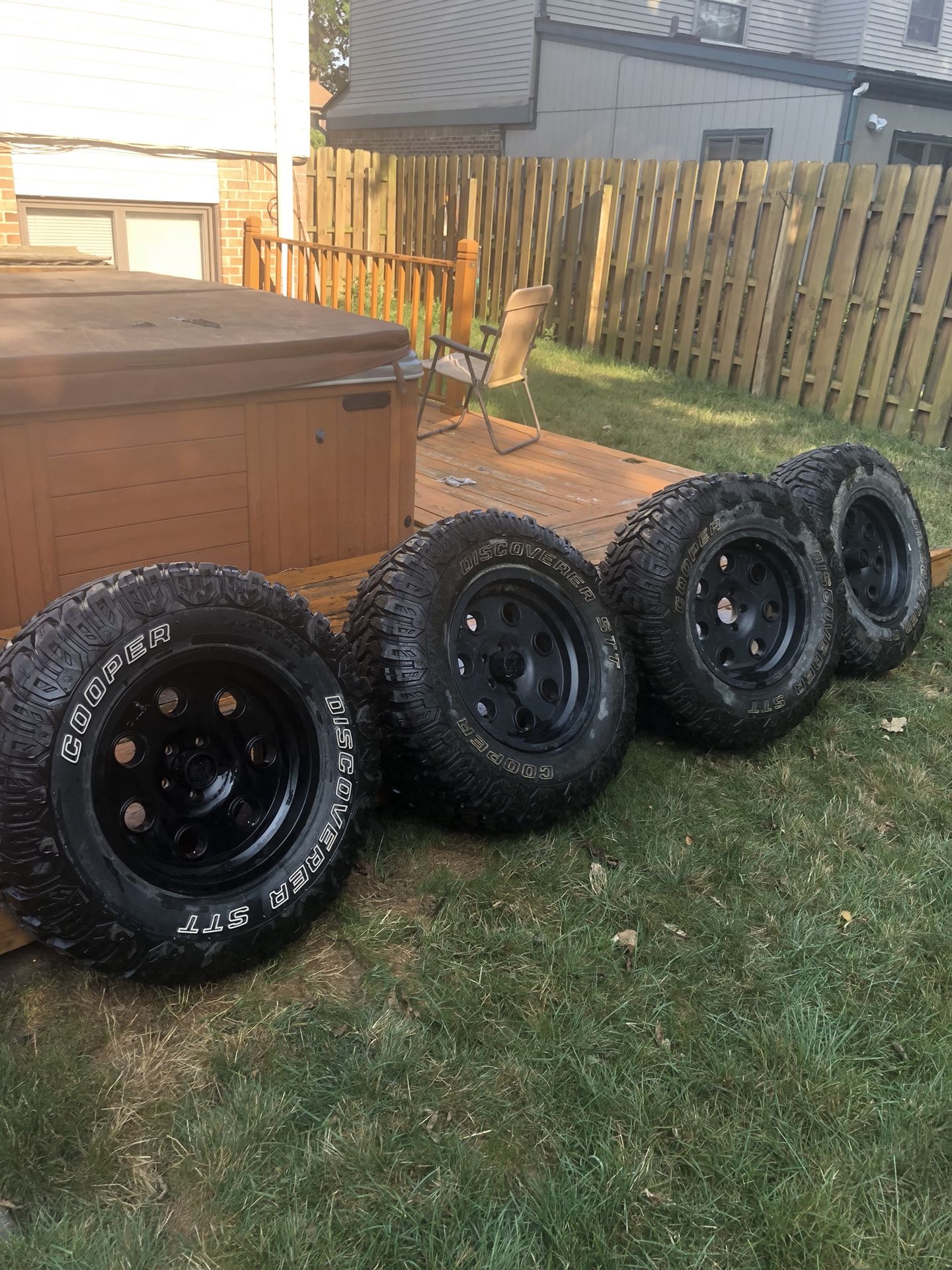 33x12.5x17” cooper stt mud tires on XD KMC 17”rims
