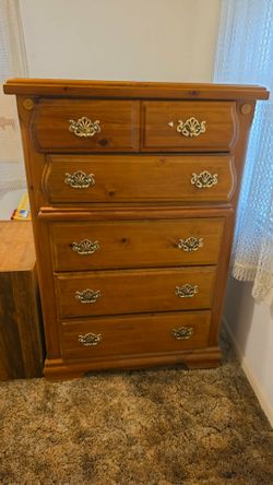 Dresser mirror set