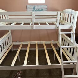 Full/twin Bunk bed 