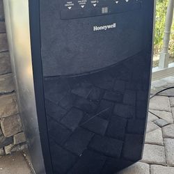 Honeywell Standing Air Conditioner 