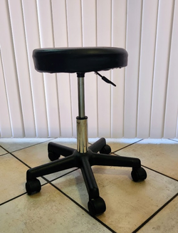💫 Black leather Hydraulic Salon Stool with Swivel Wheels Chair