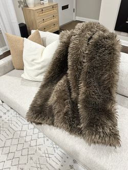 Pottery Barn Luxe Faux Fur Throw - Mushroom Color 