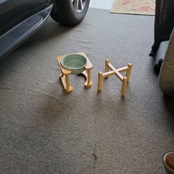 Elevated Food And Water Dishes For Small Dog.
