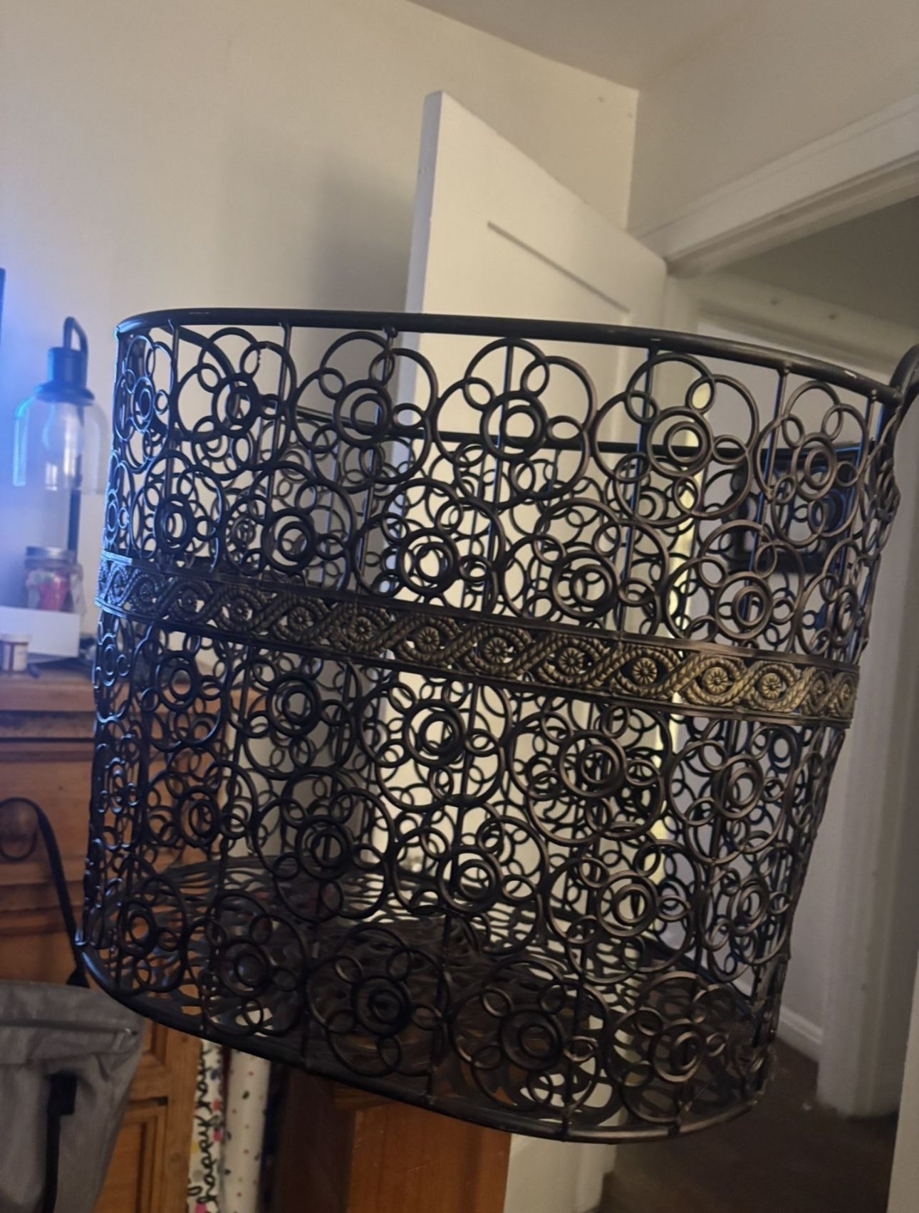 Basket ( Magazines, Towels, Or Throw Blankets)