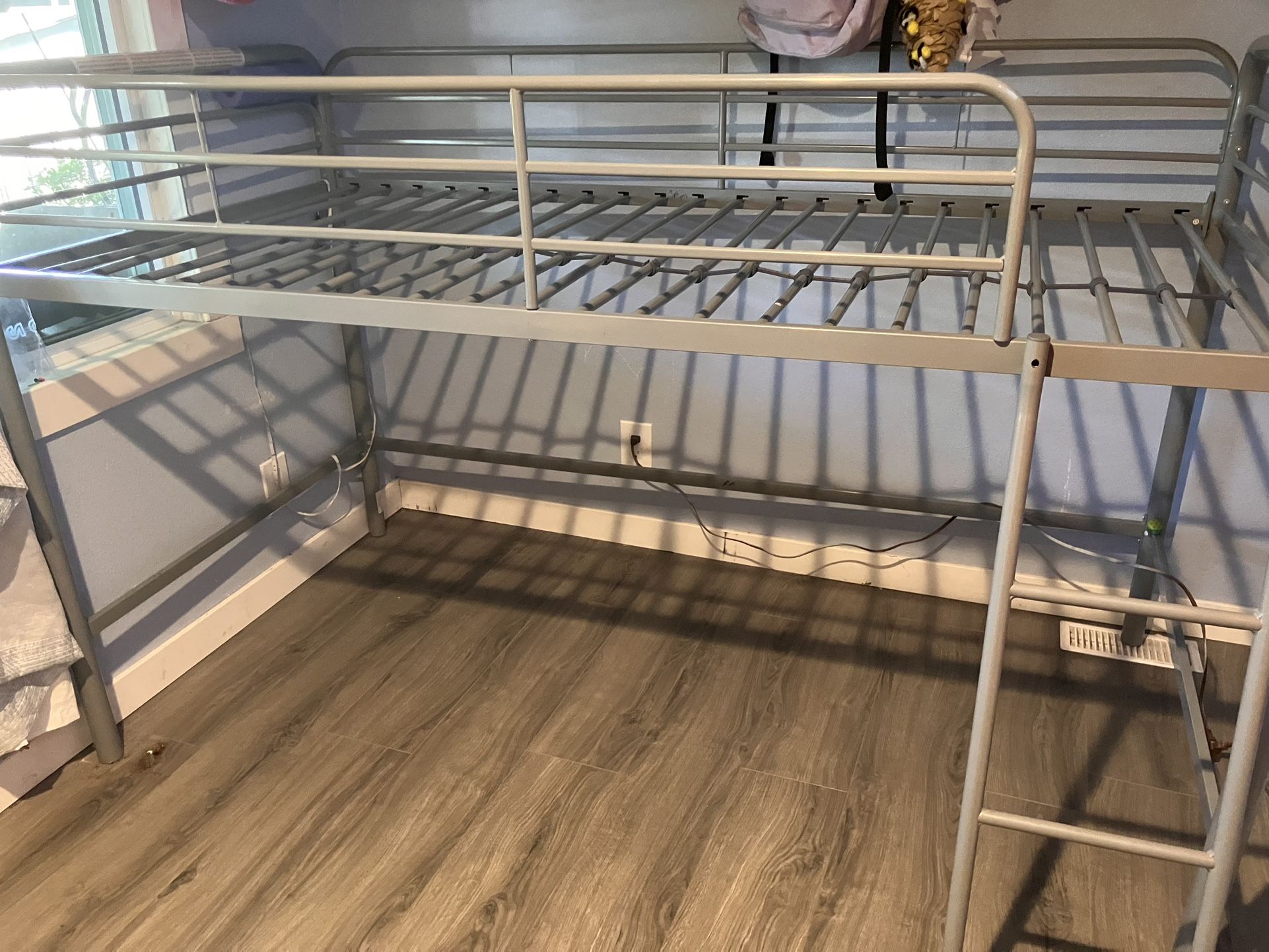 Twin Size Kids Bed