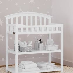 Graco Changing Table W/ Changing Pad