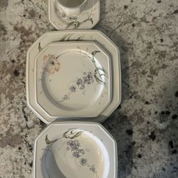 Mikasa Amsterdam 5 Piece Setting