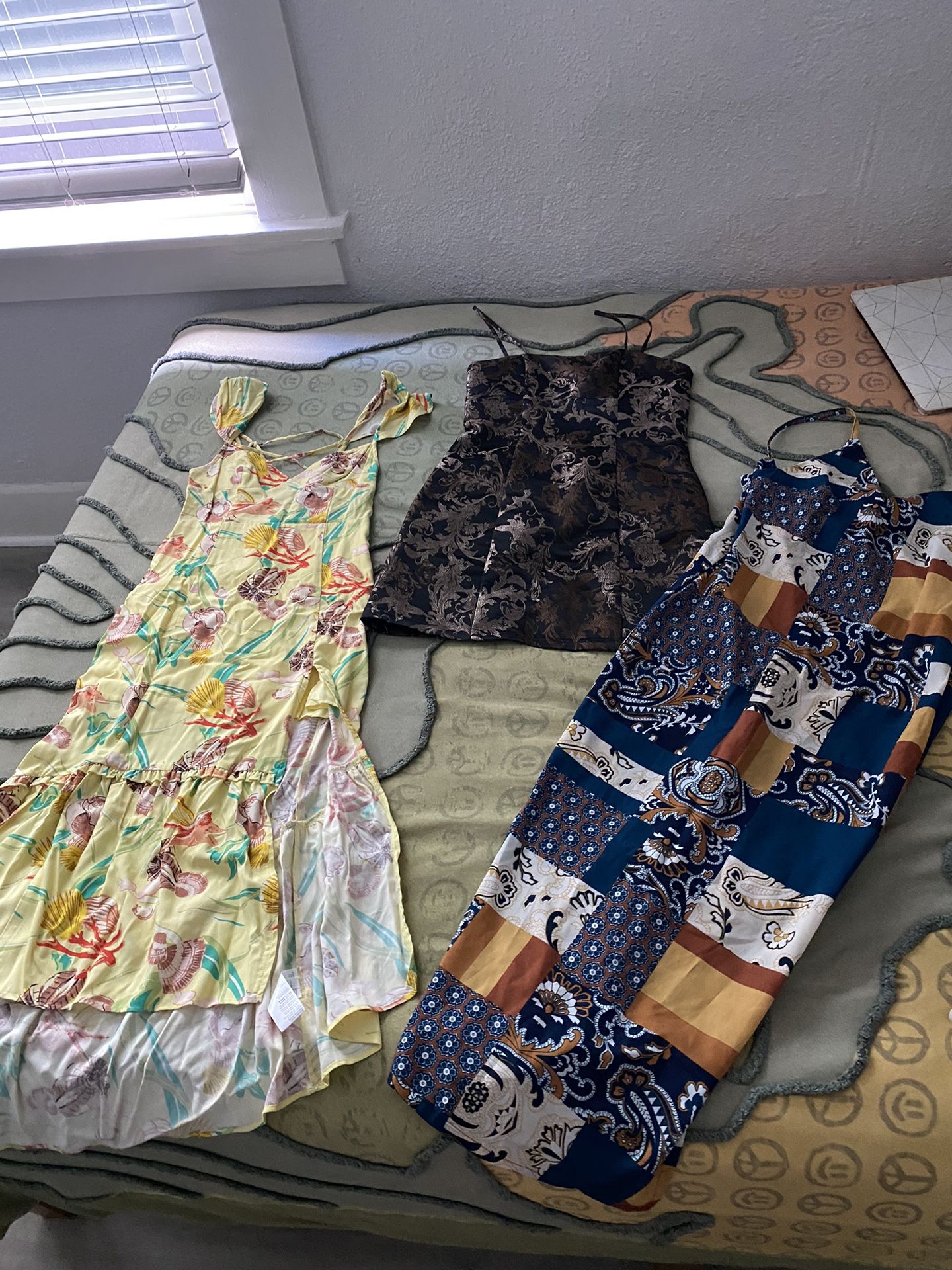 Clothing : Free people, urban outfitters, American eagle, Zara, and Levi’s