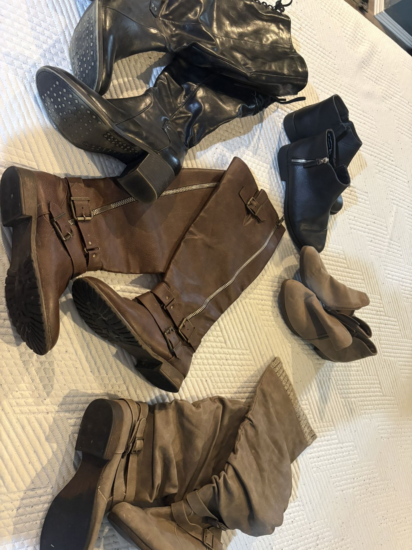 Woman Boots Size 8