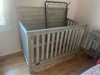 Convertible Baby Crib in Gray Wood Finish