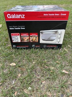 GALANZ RETRO TOASTER OVEN 0.9 Cubic Feet. Cream Color. New