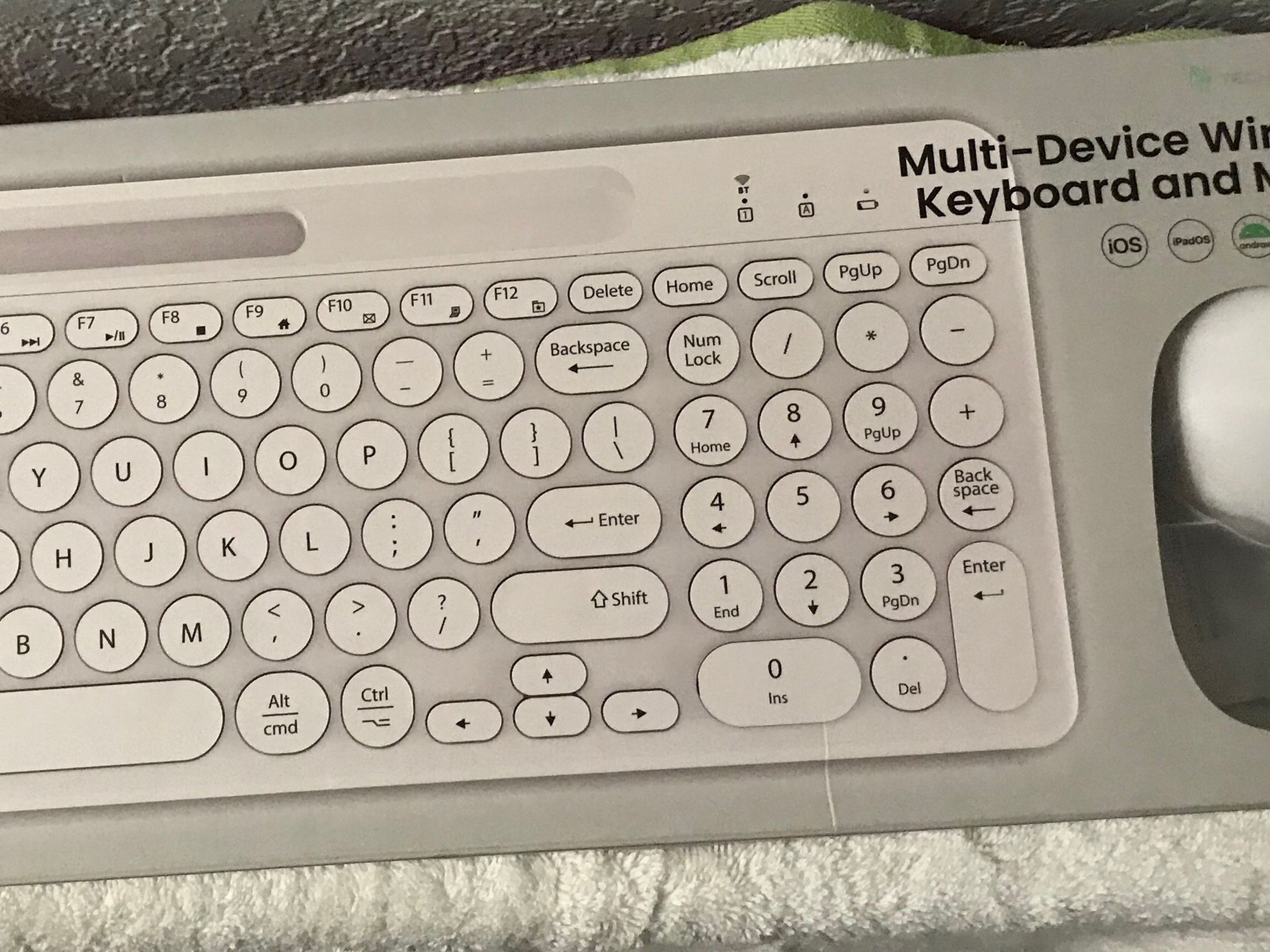 MULTI DEVISE WIRELESS KEY BOARD AND MOUSE