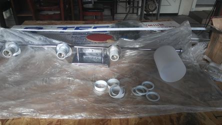 Lámpara para baño nueva todo viene en su caja