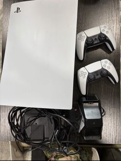 Ps5 comes with 2 controllers